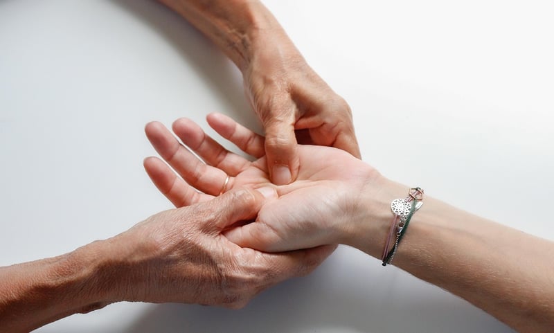 Trouver le bon praticien massage tantrique à paris en 2026 : nos conseils
